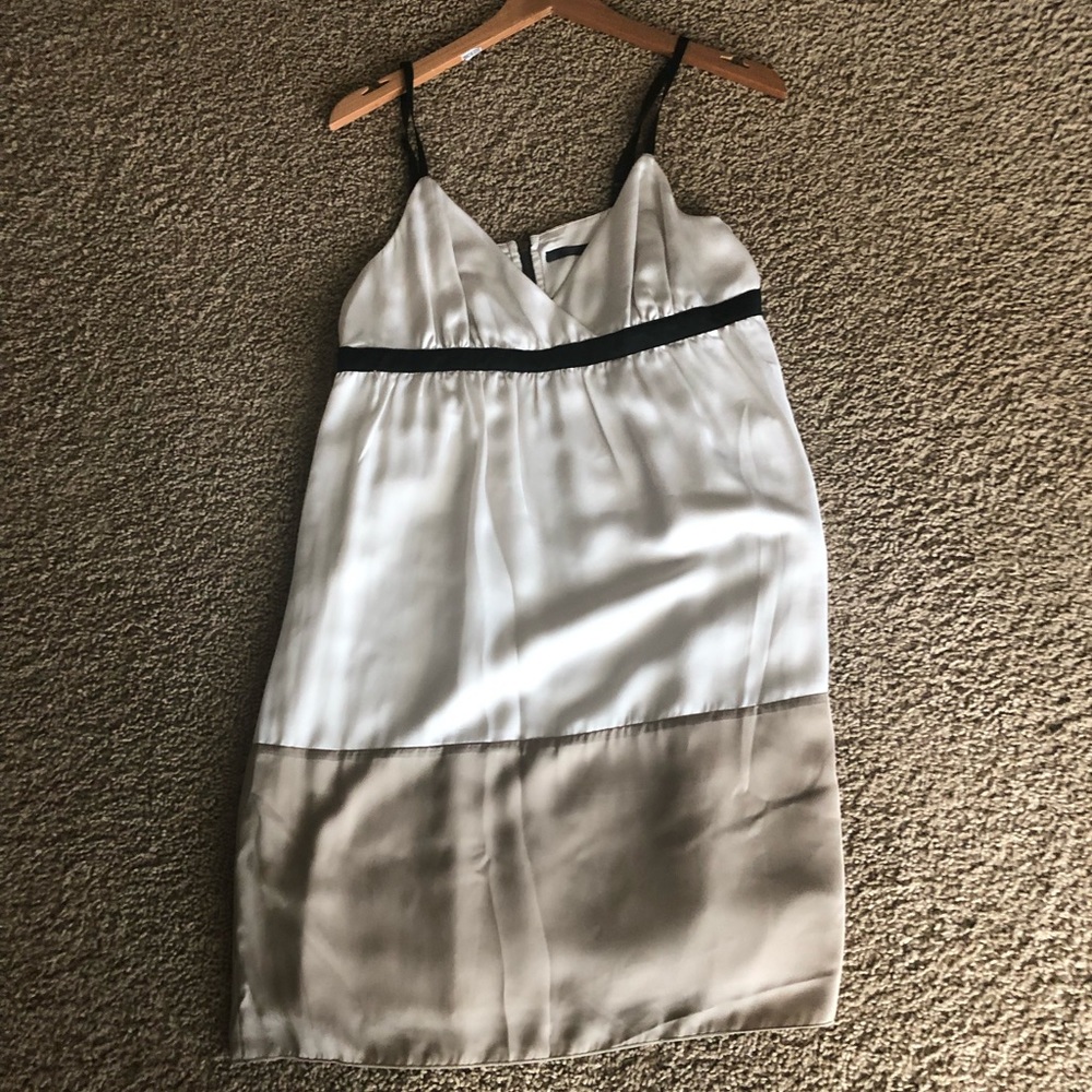 Fun summer dress! Only worn twice!